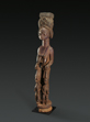 Weibliche Figur mit Zwillingen